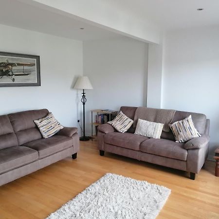 4 Clifden Court Apartment Exterior photo