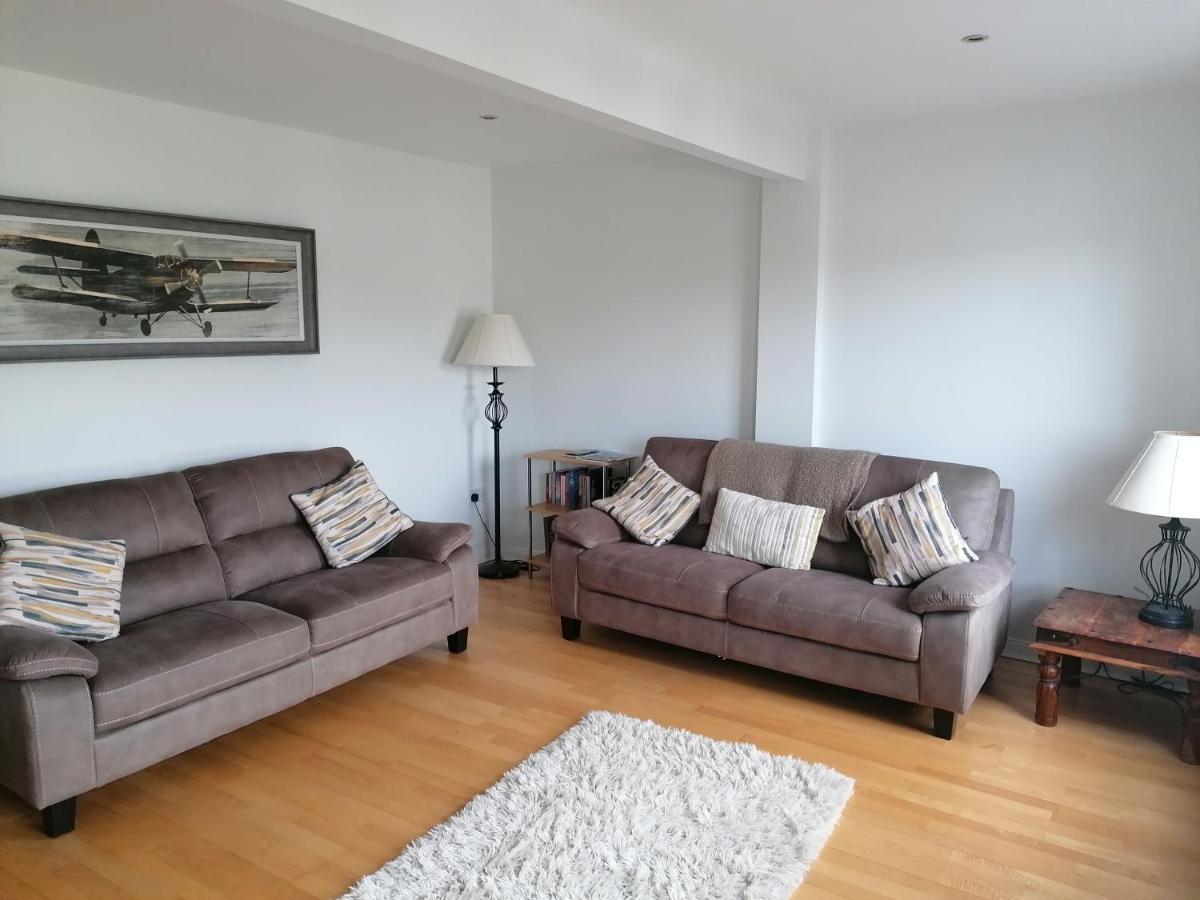 4 Clifden Court Apartment Exterior photo