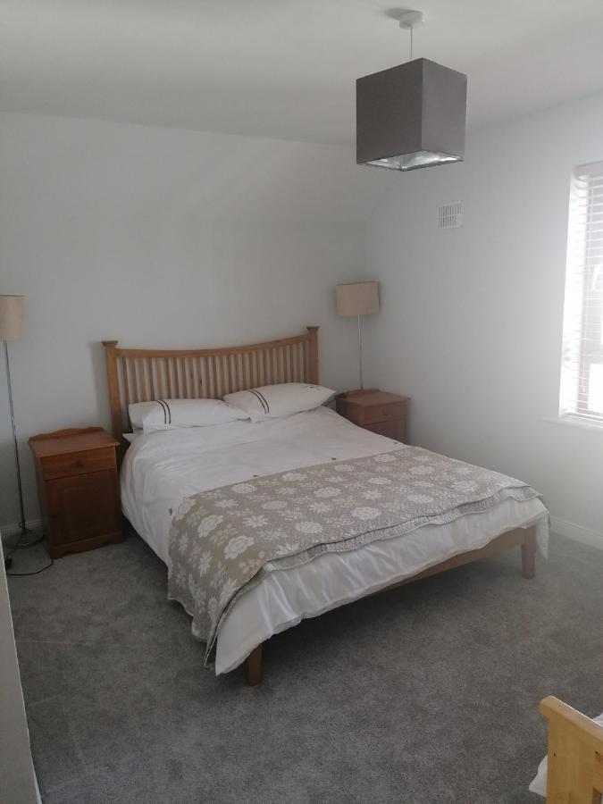 4 Clifden Court Apartment Exterior photo