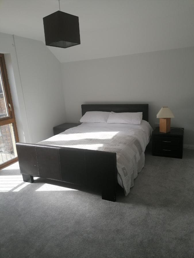4 Clifden Court Apartment Exterior photo